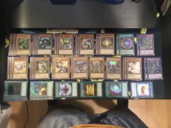 Yugioh - Thunder Dragon Deck - 40 Cards + 5 Card Extra Deck + Deck Box & Sleeves - Image 1