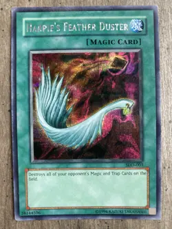 Yu-Gi-Oh Harpie's Feather Duster SDD-003 Prismatic Secret Rare Unlimited LP/NM - Image 1