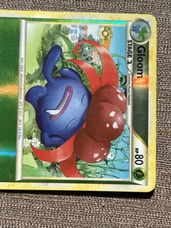 GLOOM 27/90 REVERSE HOLO POKEMON CARD UNDAUNTED Scratched on Holo Part - Image 5