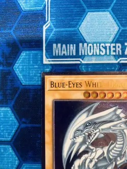 Blue-Eyes White Dragon Ultimate Rare OP28-EN001 NM Yugioh - Image 3