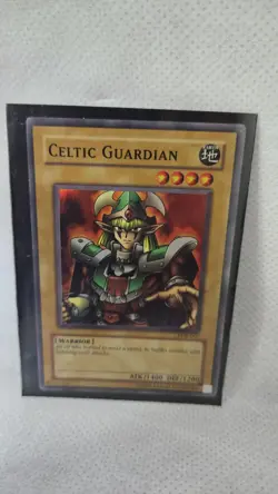 Yugioh Celtic Guardian LOB-007 Super Rare Unlimited VG/EX Baby Foil Shift - Image 1