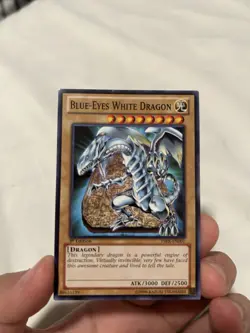 Blue-Eyes White Dragon - YSKR-EN001 - Ultimate Rare - 1st Edition Yugioh - Image 1
