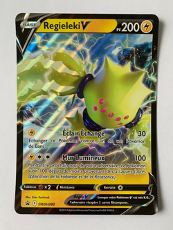 carte Pokemon JUMBO SWSH280 Regieleki V - FR Carte Geante PROMO E&B - NEUF - Image 1