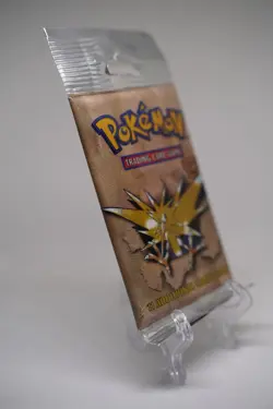 21.65g Pokemon WOTC Fossil Unlimited Booster Pack Vintage Sealed TCG Zapdos - Image 5
