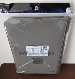 Ultra PRO Magic: The Gathering FINAL FANTASY Sephiroth Zippered PRO-Binder MTG - Image 2