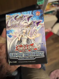 Yugioh Saga of Blue Eyes White Dragon Structure Deck +Gold Pride Sleeves 41Cards - Image 1