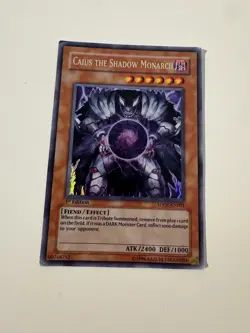 ULTRA RARE Yugioh Caius The Shadow Monarch HOLO SHINY (SDDE-EN001) 1ST EDITION - Image 1