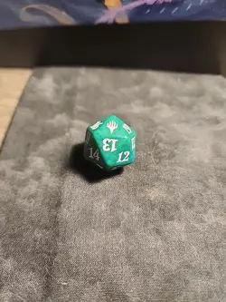 MTG Core Set 2019 (M19) Green Spindown D20 Die - Image 1