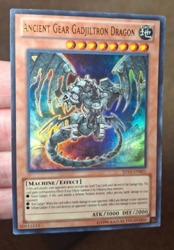 YU-GI-OH! YUGIOH TCG ANCIENT GEAR GADJILTRON DRAGON HOLO CARD, SD10-EN001 - Image 1