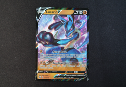 Lucario V 027/073 Holo Shiny Pokemon TCG Card Champions Path 2020 NEAR MINT - Image 1