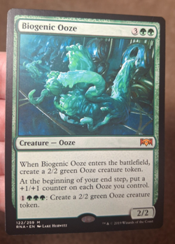 2019 MTG MAGIC THE GATHERING BIOGENIC OOZE CARD, 122/259 - Image 1
