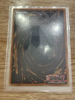 Yugioh! Dark Magician MAGO-EN002 Gold Rare 1st Edition NM - Image 2