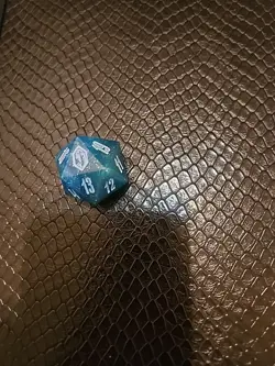 Magic MTG Final Fantasy - GIFT Bundle Crystal Blue D20 Die Spin Down Counter New - Image 1