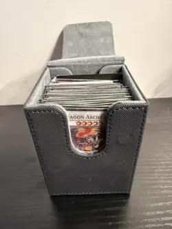 Large lot of Yugioh cards. Card box included with sleeves. - Image 2
