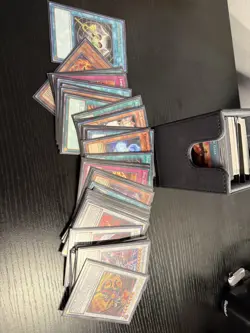Large lot of Yugioh cards. Card box included with sleeves. - Image 3