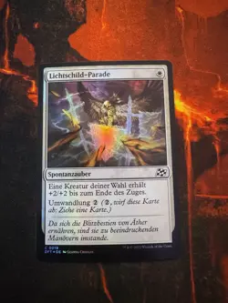 MTG - Lichtschild-Parade - DFT - 0019 - Foil - Image 1