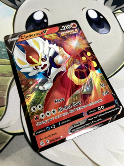 Pokemon TCG: Cinderace V 044/264 Swsh08: Fusion Strike Holo - Image 2