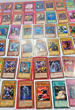 Yu-Gi-Oh! Card Lot Over 150 Yu-Gi-Oh! Cards Common, Rare, Super Rare, Holofoil - Image 4