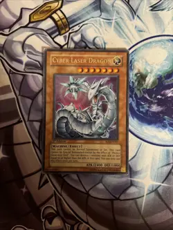 (YBL) YUGIOH CYBER LASER DRAGON SOI-EN007 1ST ULTRA MP - Image 1