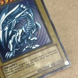Blue-Eyes White Dragon SDK-001 YU-Gi-Oh Card Unlimited Edition DAMAGED READ 1996 - Image 4