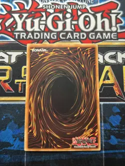 YUGIOH • DARK MAGICIAN • ULTRA RARE • YGLD-ENB02 • Unlimited ED • NM - Image 2
