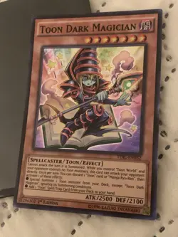 YuGiOh! Toon Dark Magician TDIL-EN032 1st Edition Super Rare NM - Image 2