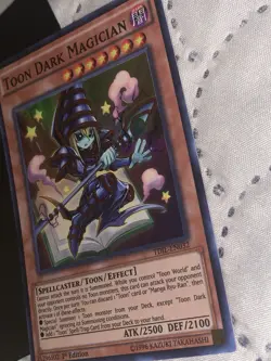 YuGiOh! Toon Dark Magician TDIL-EN032 1st Edition Super Rare NM - Image 4