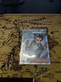 POKEMON - LARRY'S SKILL - 139/131 - FULL ART ULTRA RARE S&V PRISMATIC EVOLUTIONS - Image 1