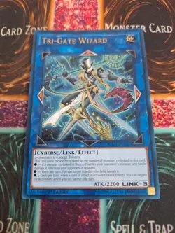 Yugioh Tri-Gate Wizard SDCL-EN042 Ultra Rare 1st Edition Near Mint - Image 1