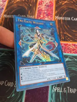 Yugioh Tri-Gate Wizard SDCL-EN042 Ultra Rare 1st Edition Near Mint - Image 2