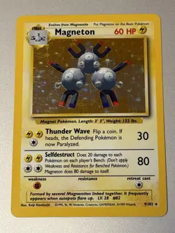 Magneton 9/102 Base Set Unlimited Holo Rare Pokemon Card WOTC LP / NM - Image 1