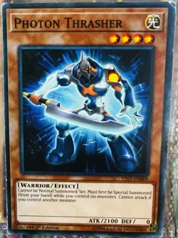 1996 YuGiOh Photon Thrasher YS17-EN009 1st Edition Warrior Effect - Image 1