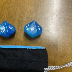 MTG Final Fantasy + Two (2) Promo D10 Dice and Felt Bag Pre-Release Blue Crystal - Image 3