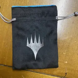 MTG Final Fantasy + Two (2) Promo D10 Dice and Felt Bag Pre-Release Blue Crystal - Image 4