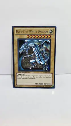 *** BLUE-EYES WHITE DRAGON *** QUARTER CENTURY SECRET RARE LC01-EN004 YUGIOH! LP - Image 1