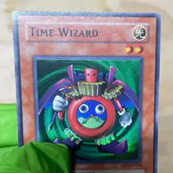 Yugioh! LP Time Wizard - DB2-EN038 - Super Rare - Unlimited Edition - Image 2