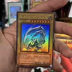 Max Holo Bleed Error Blue-Eyes White Dragon SDK-001 Ultra Rare YuGiOh - Image 1