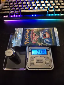 HEAVYU! 21.38g Wizards of the Coast Pokemon Base Set Booster Pack 742818061582 - Image 1