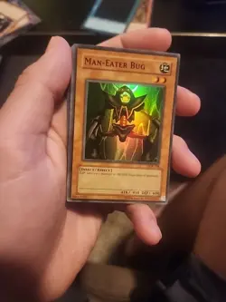 Yugioh Man-Eater Bug LOB-108 Super Rare - Image 1
