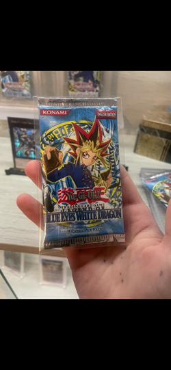 Yugioh! Legend of­ Blue Eyes White Dragon UNLIMITED Booster Pack 2002 SEALED 53334264396 - Image 1