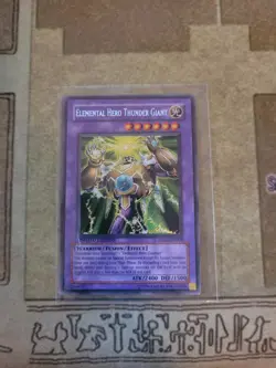 YUGIOH ELEMENTAL HERO THUNDER GIANT EHC2-EN004 SECRET LIMITED ED LP - Image 1