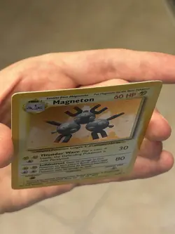 MAGNETON 9/102 Base Set Holo Rare Card 1999 Pokemon TCG Vintage WOTC NEAR MINT - Image 4