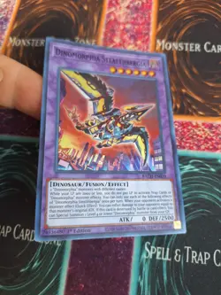 Yugioh Dinomorphia Stealthbergia BACH-EN039 Super Rare 1st Edition Near Mint - Image 2