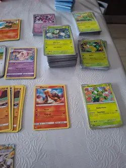 Lots de + 200 cartes pokemon ex,hollo,energie,etcc... - Image 1