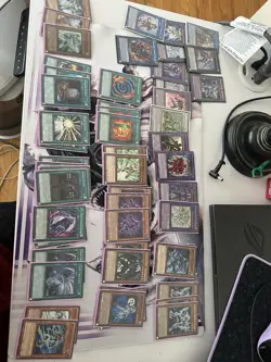 Yugioh Lot, full trade binder and many playable complete decks - Image 1