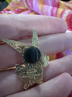 Victini Mythical 20th Anniversary Pokemon Pin Badge Metal Enamel 2016 Generation - Image 2