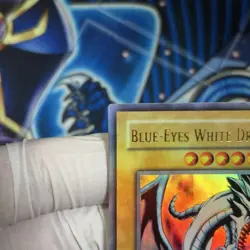 Yu-Gi-Oh! Yugioh Blue-Eyes White Dragon Old Asian Ultra Rare LOB-001 1st - Image 3