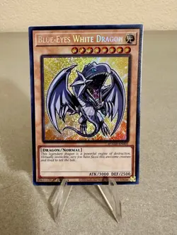 Yugioh! Blue-Eyes White Dragon BLMM-EN001 Battles of Legend: Monster Mayhem NM - Image 1