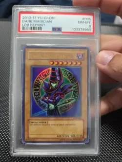 YuGiOh Legend of Blue Eyes - DARK MAGICIAN LOB-005 Reprint Unlimited PSA 8 Mint - Image 1