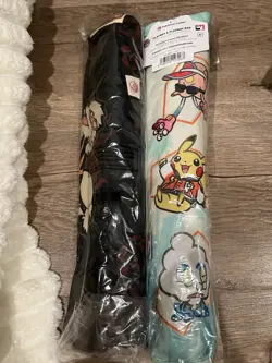 Pokemon World Championships 2025 Anaheim Set Of 2 Playmat & Playmat Bag In Hand - Image 1